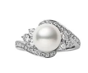 18kt white gold Diamond and Pearl Ring MIKIMOTO CO LTD Rings