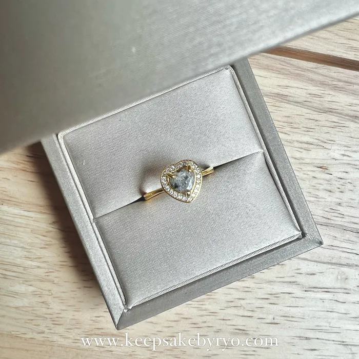 ASHES 925 SOLITAIRE: GEMMA RING WITH HEART INCLUSION STONE Keepsake by Ryo Rings