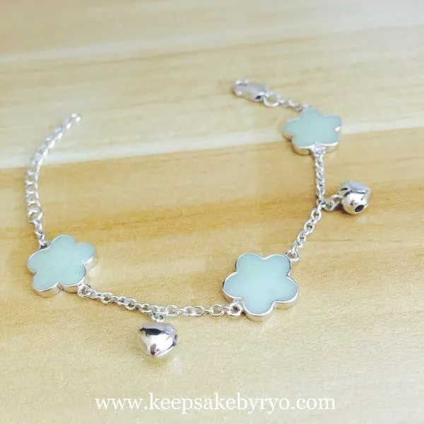 Bracelets ASHES FIVE LEAF CLOVER BRACELET WITH HEART SHAPED BELLS - Keepsake by Ryo