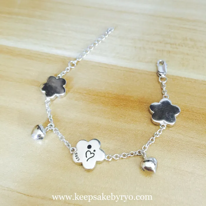 Bracelets | ASHES FIVE LEAF CLOVER BRACELET WITH HEART SHAPED BELLS - Keepsake by Ryo