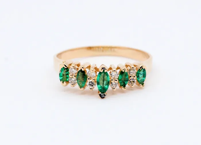 Estate 14KY .66 CTTW Emerald and Diamond ring .10 CTTW H-SI2 FULLERS PURCHASE FROM PUBLIC Rings