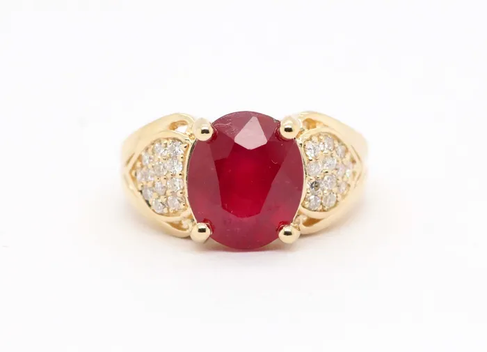 FULLERS PURCHASE FROM PUBLIC Rings 14KY 3.60 CT Ruby and Diamond ring .25 CTTW H-SI2