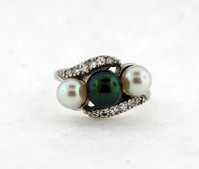 FULLERS PURCHASE FROM PUBLIC Rings ESTATE 14KW CULTURED AND DYED PEARL AND DIAMOND RING .16 CTTW