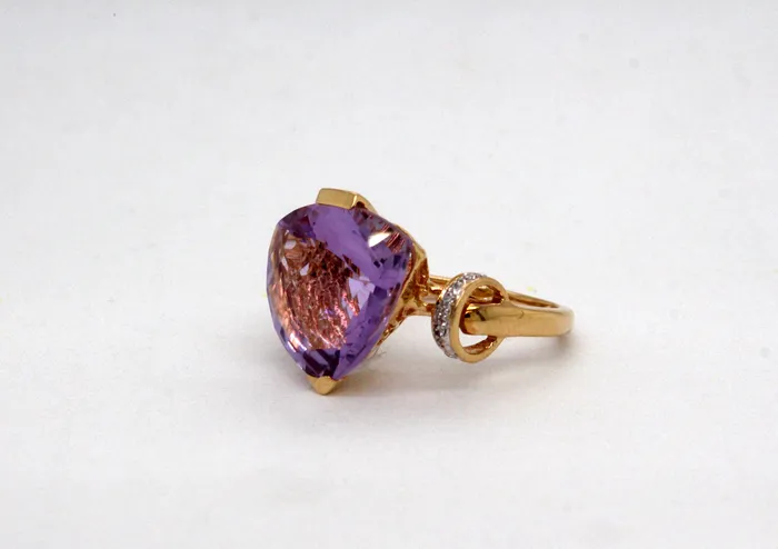 FULLER'S PURCHASE FROM PUBLIC Rings | Estate 14KY 3.25 Ct Amethyst and .05 Cttw Diamond Ring