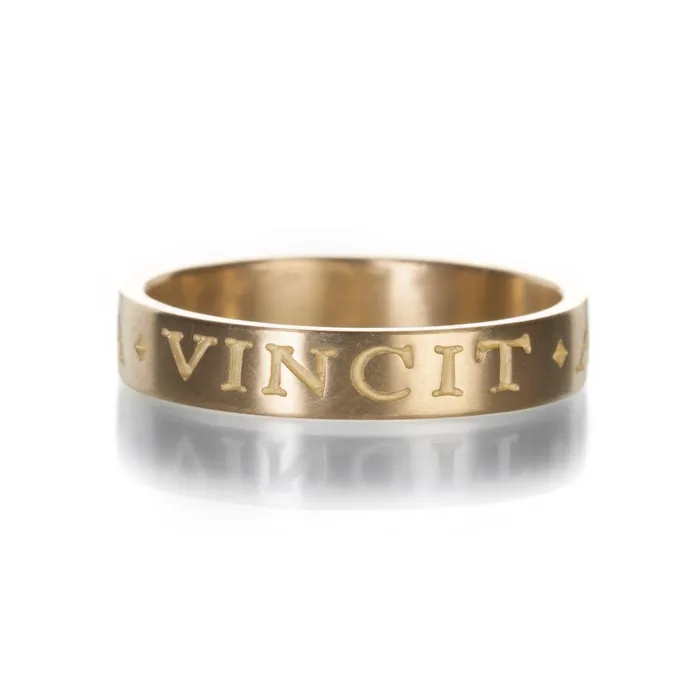 Gabriella Kiss Omnia Vincit Amor Gold Band | Rings