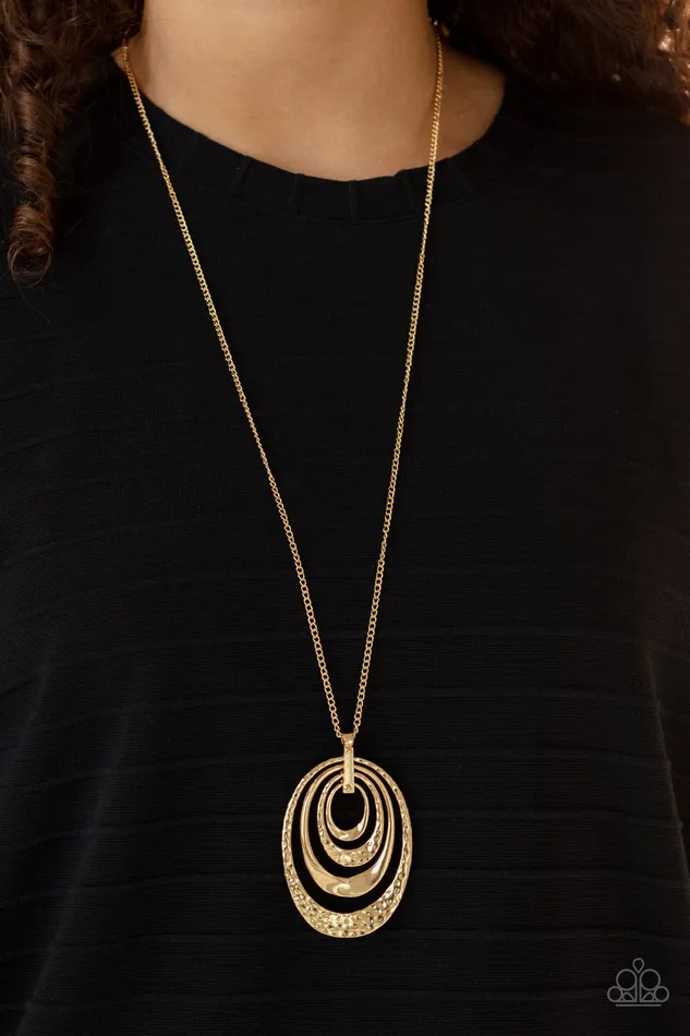 Paparazzi Renegade Ripples - Gold Necklace Paparazzi Accessories Necklaces