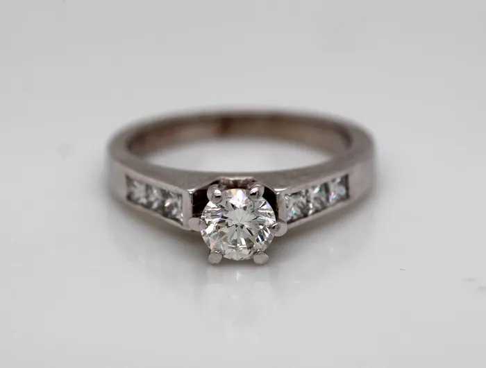 Platinum .93 Cttw Diamond Engagement Ring FULLERS PURCHASE FROM PUBLIC Rings