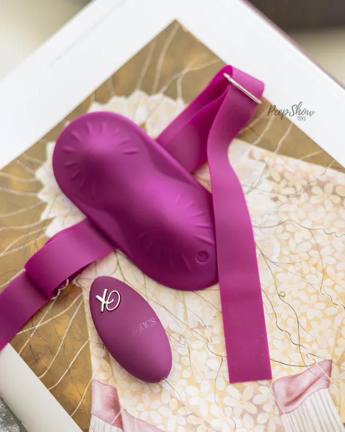 Female Sex Toys CalExotics Dual Rider Remote Control Grinder Vibrator with Thigh Strap Female Sex Toys CalExotics Dual Rider Remote Control Grinder Vibrator with Thigh Strap